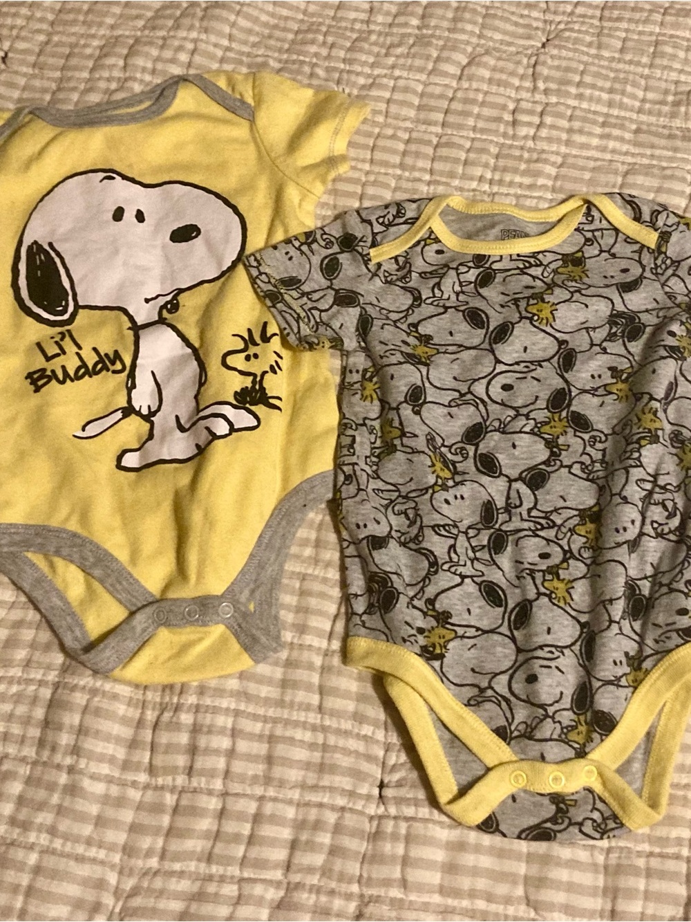SNOOPY Baby Toddler Lot of 2 Short Sleeve Onesies Size 18 Months GREAT CONDITION